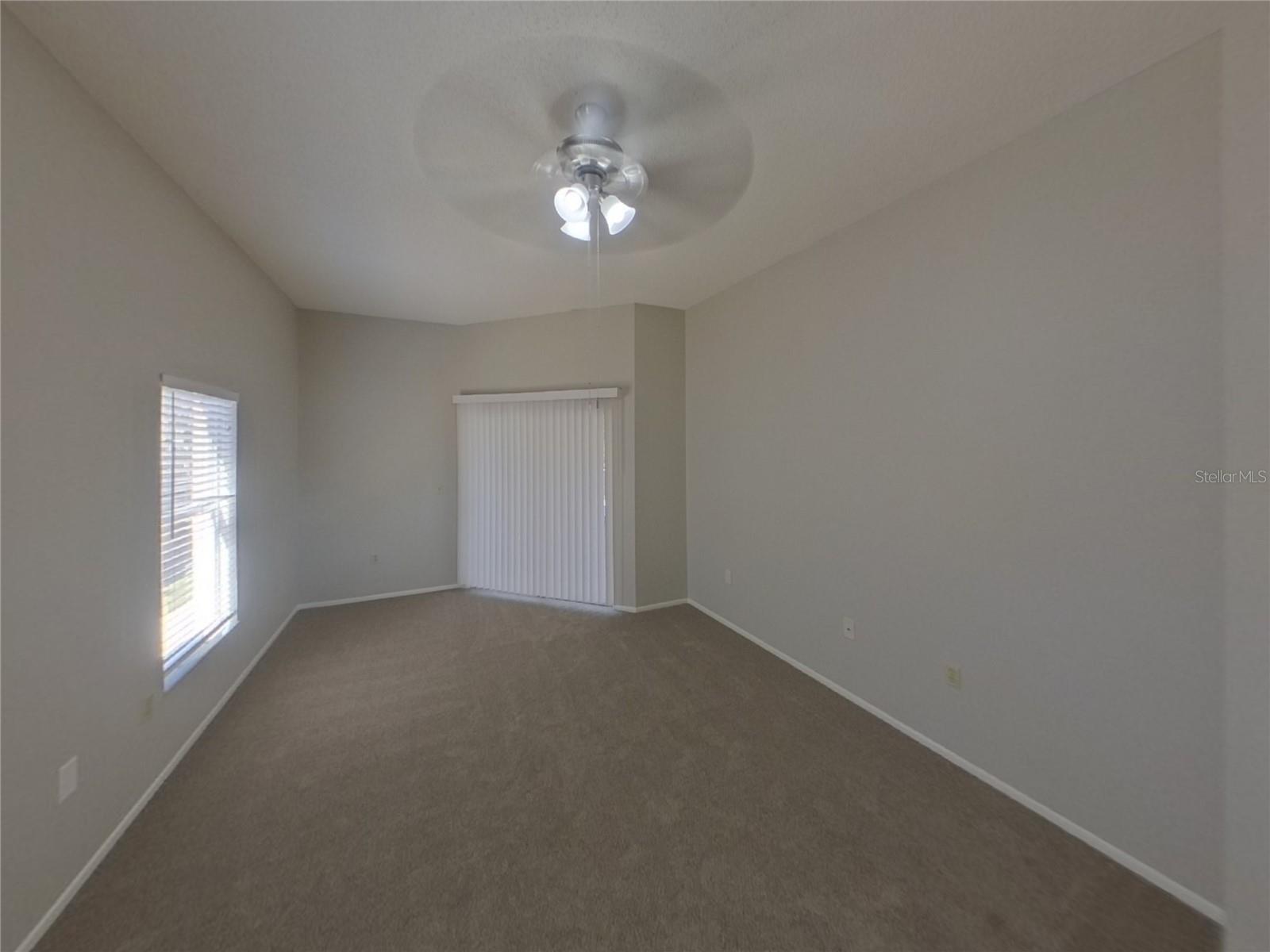 COUNTRY CLUB COURT SECOND SEC - Residential Lease