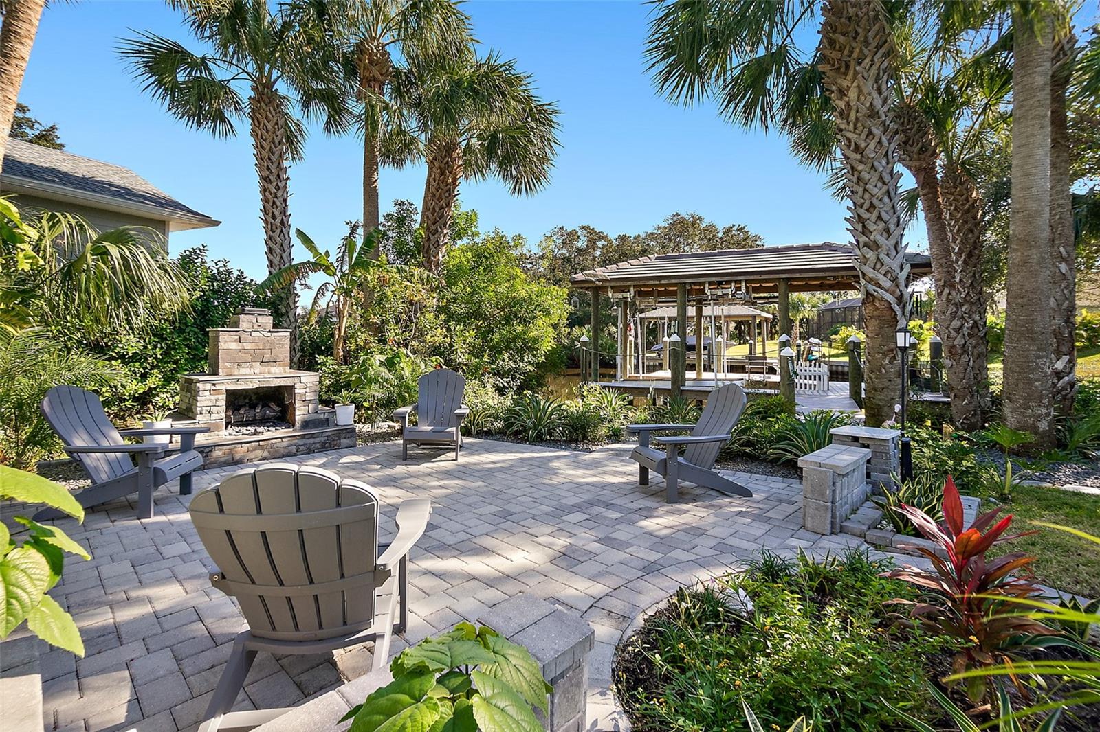 SEASIDE LANDINGS - Residential
