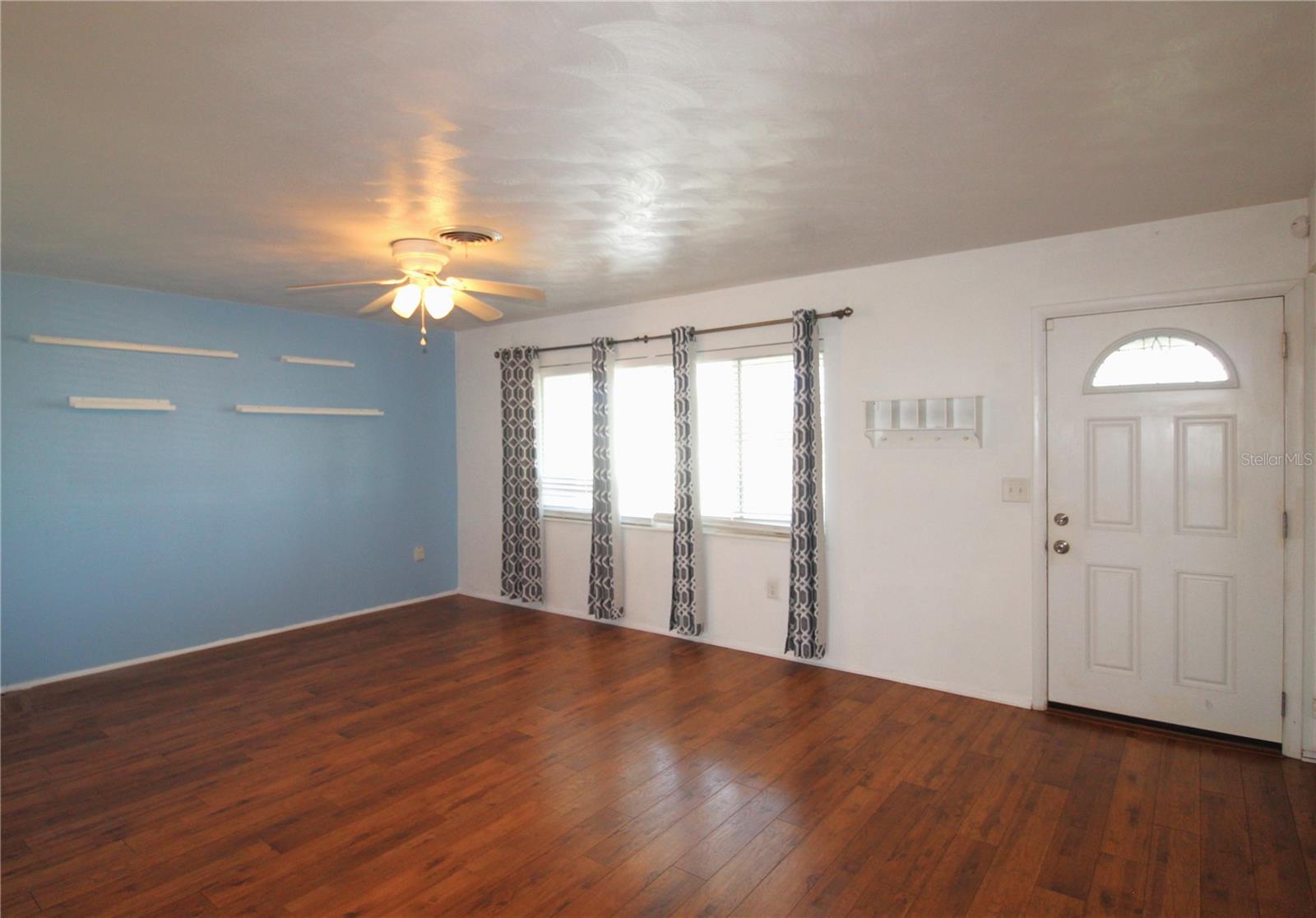 VENICE GARDENS - Residential Lease