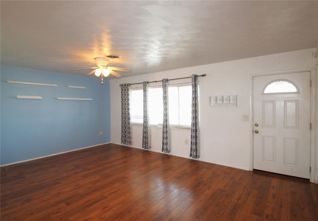 Photo of 552 Sheridan Drive, Venice, FL 34293 (MLS # A4668787)
