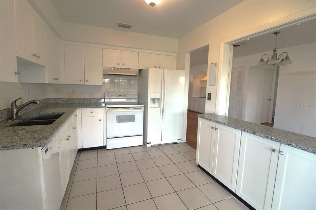 Photo of 552 Sheridan Drive, Venice, FL 34293 (MLS # A4668787)