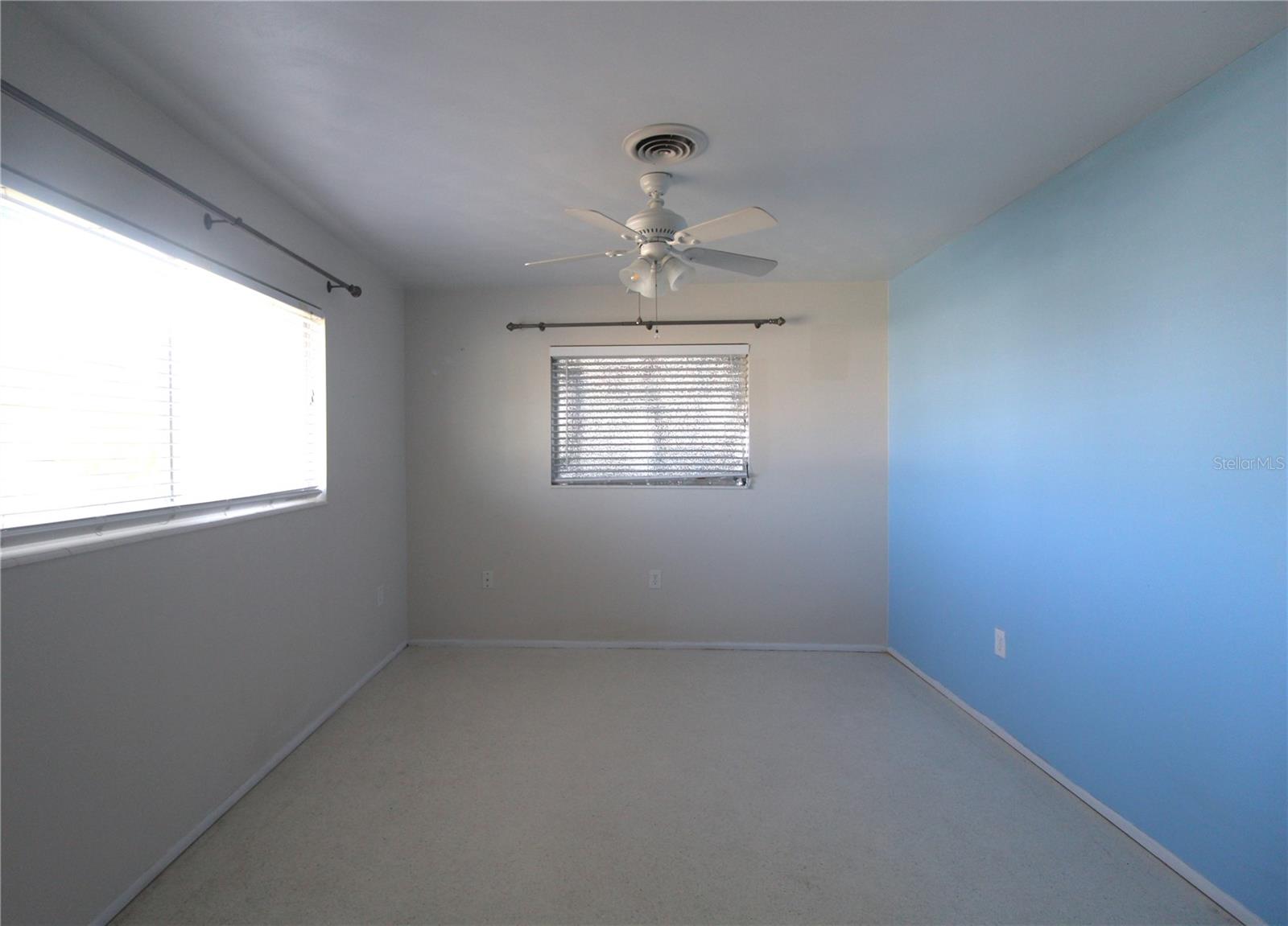 VENICE GARDENS - Residential Lease