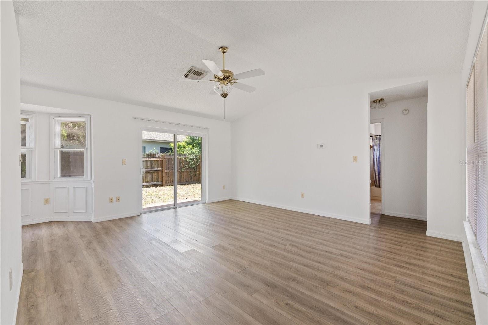 5102 MEADOWLARK LANE