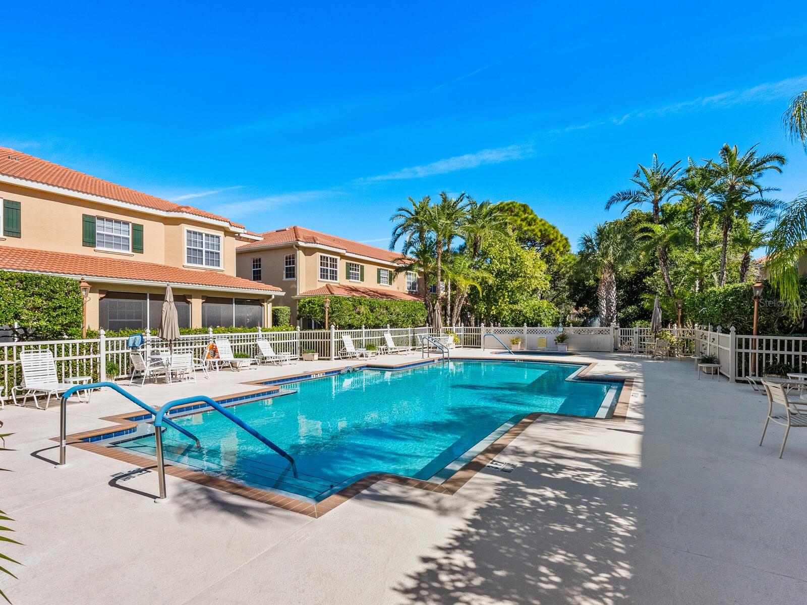 PALMER SQUARE WEST - Residential