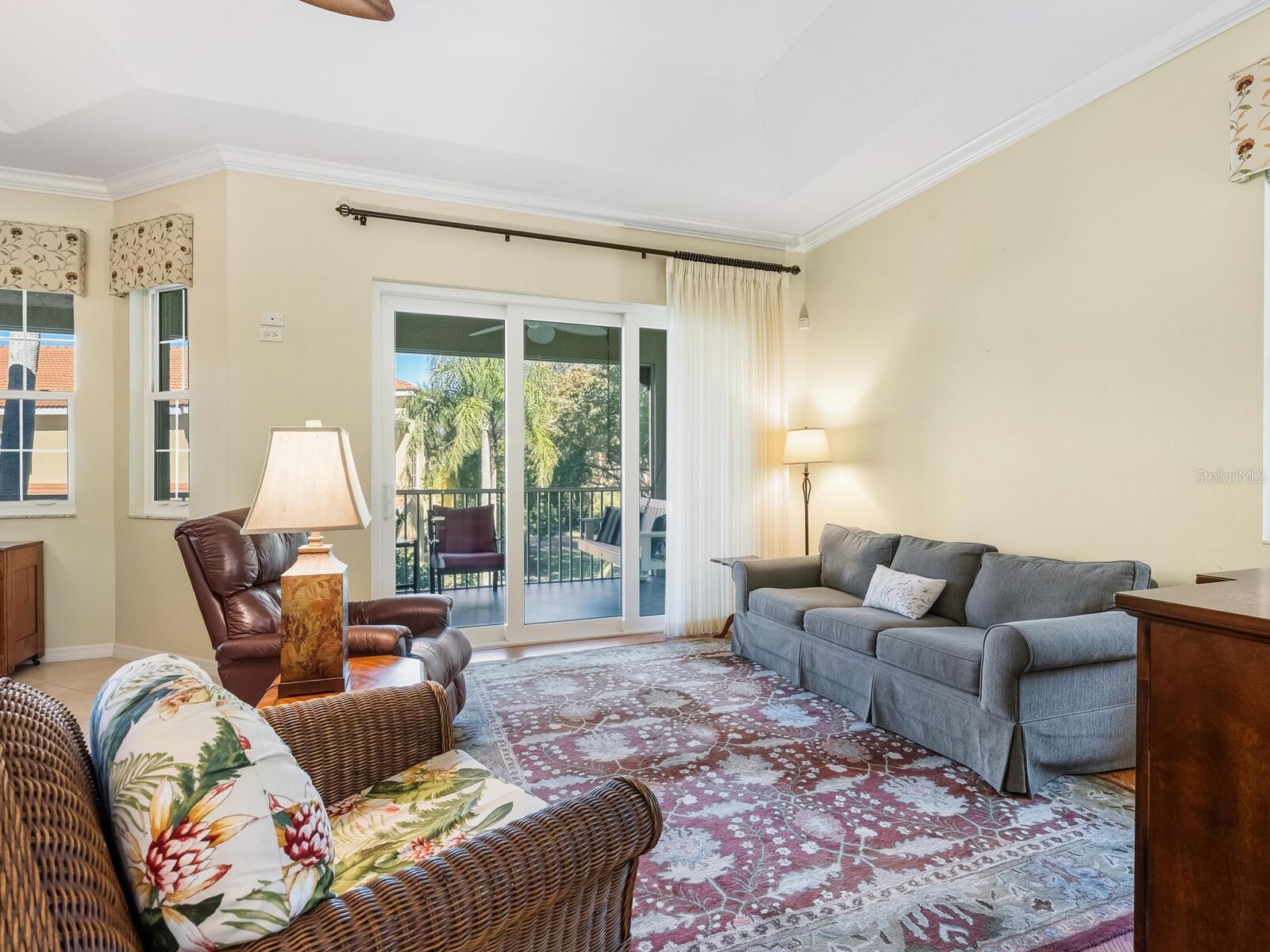 PALMER SQUARE WEST - Residential