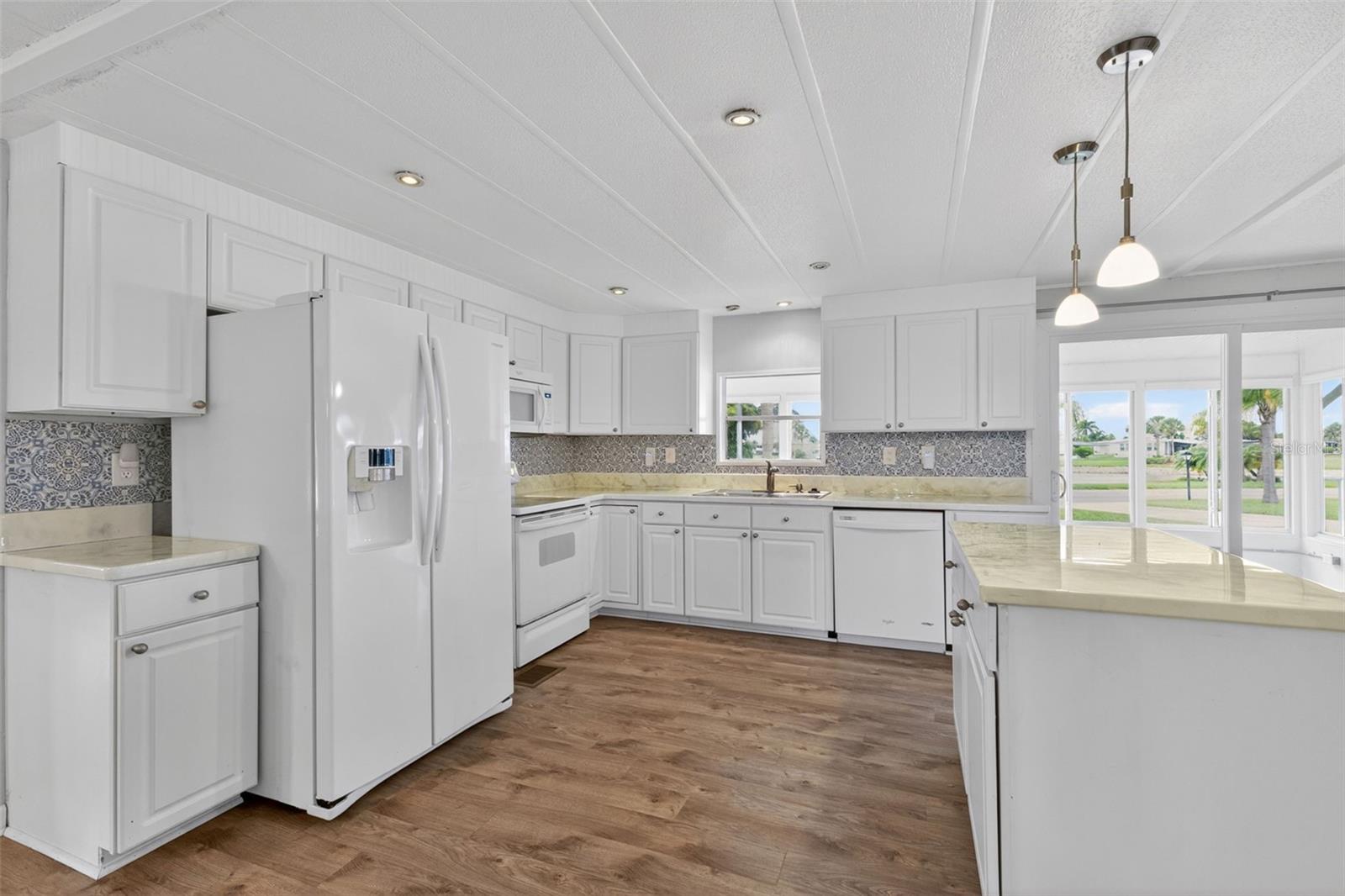 401 LOMA LINDA