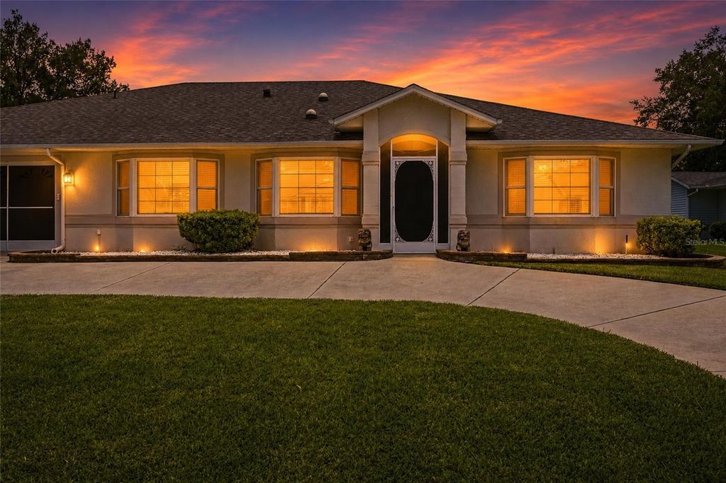 Photo of 27202 Racquet Circle, Leesburg, FL 34748 (MLS # G5114592)