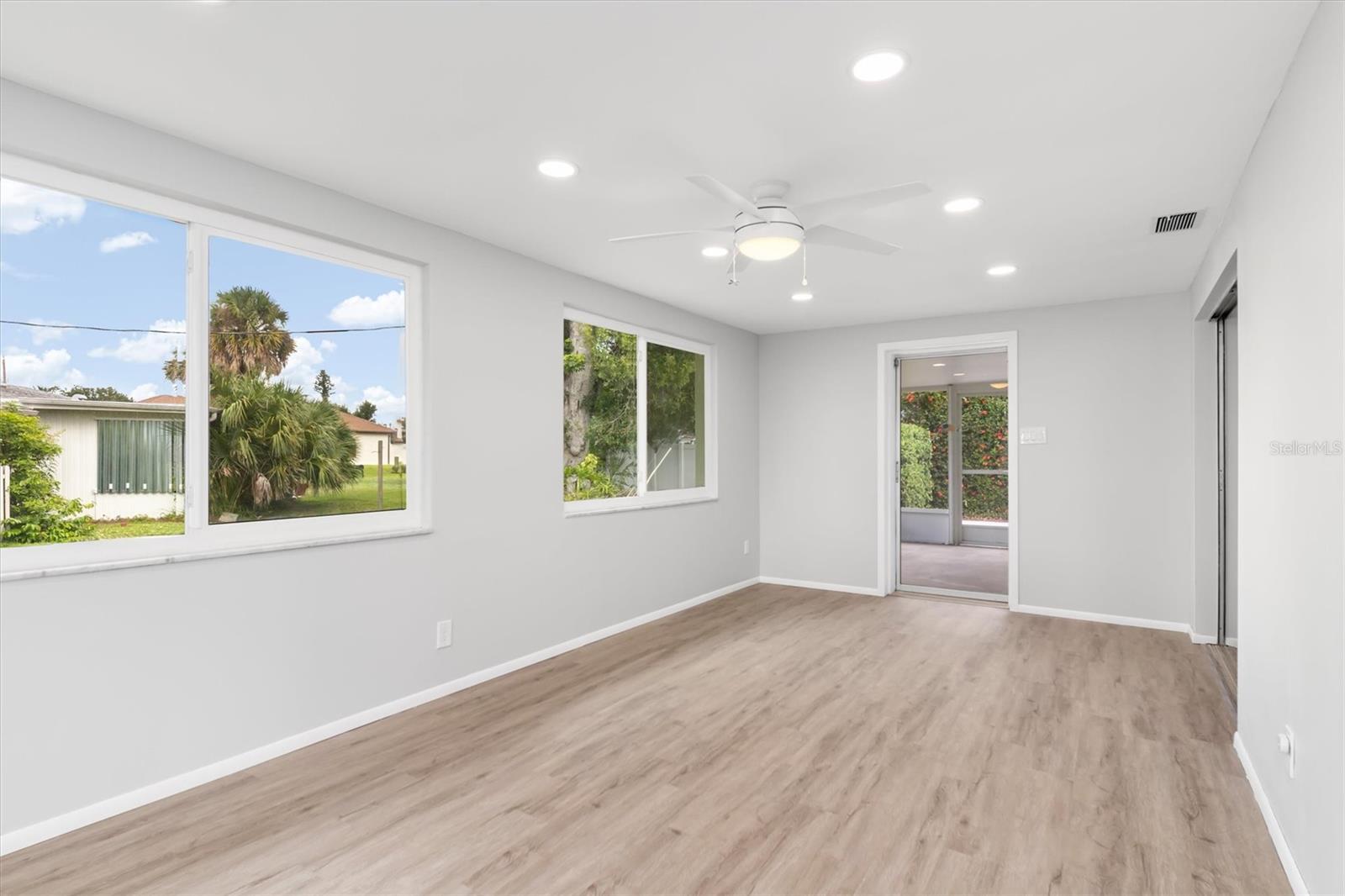 0981 - SOUTH VENICE UNIT 04 - Residential