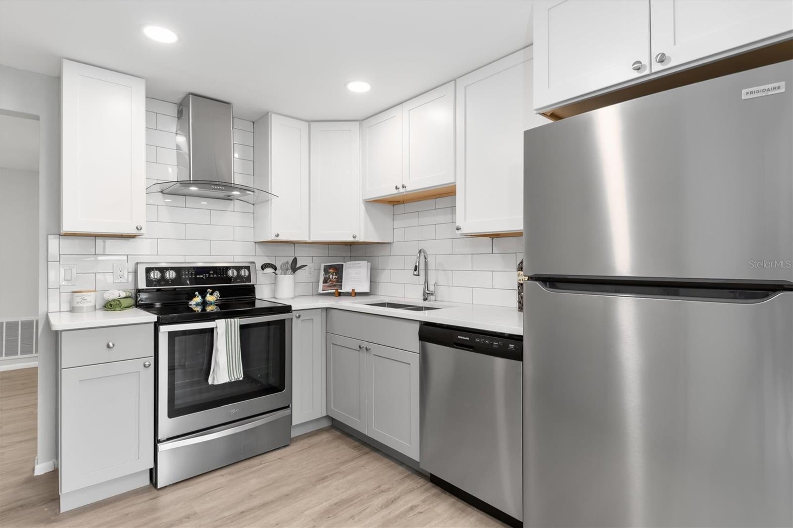 0981 - SOUTH VENICE UNIT 04 - Residential