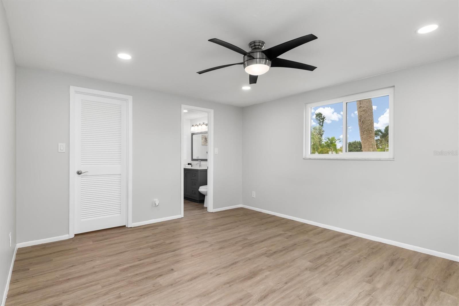 0981 - SOUTH VENICE UNIT 04 - Residential