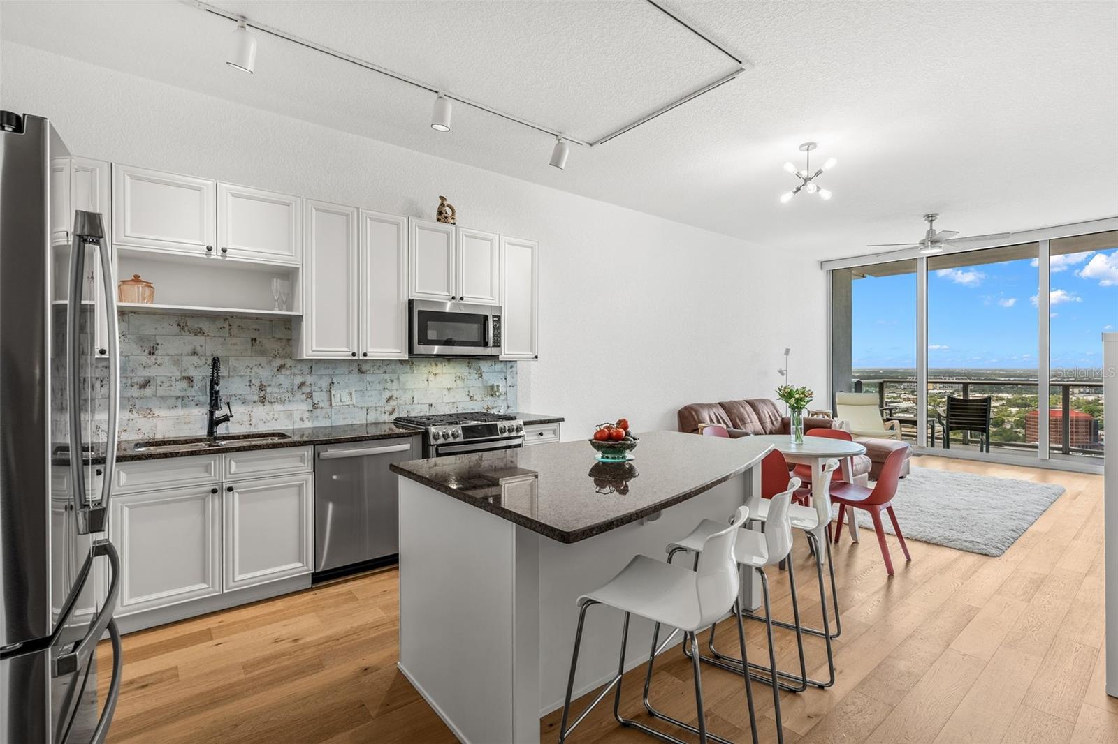 VUE/LK EOLA - Residential