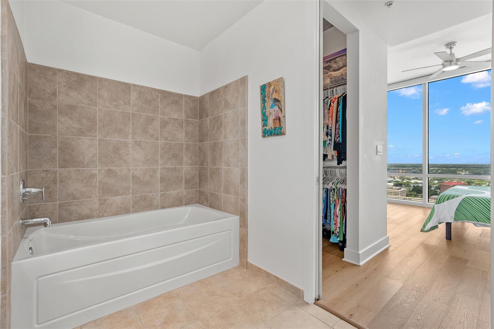 VUE/LK EOLA - Residential