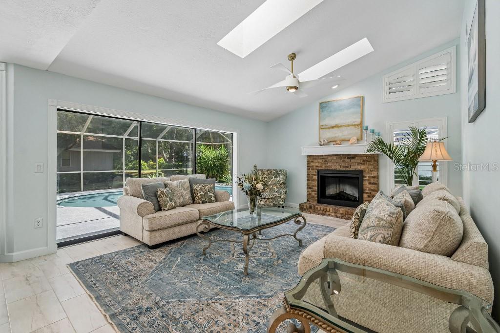 LAKES ESTATES 3 OF SARASOTA - Residential
