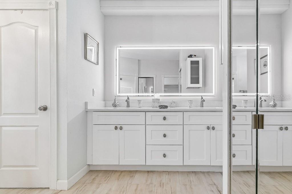LAKES ESTATES 3 OF SARASOTA - Residential