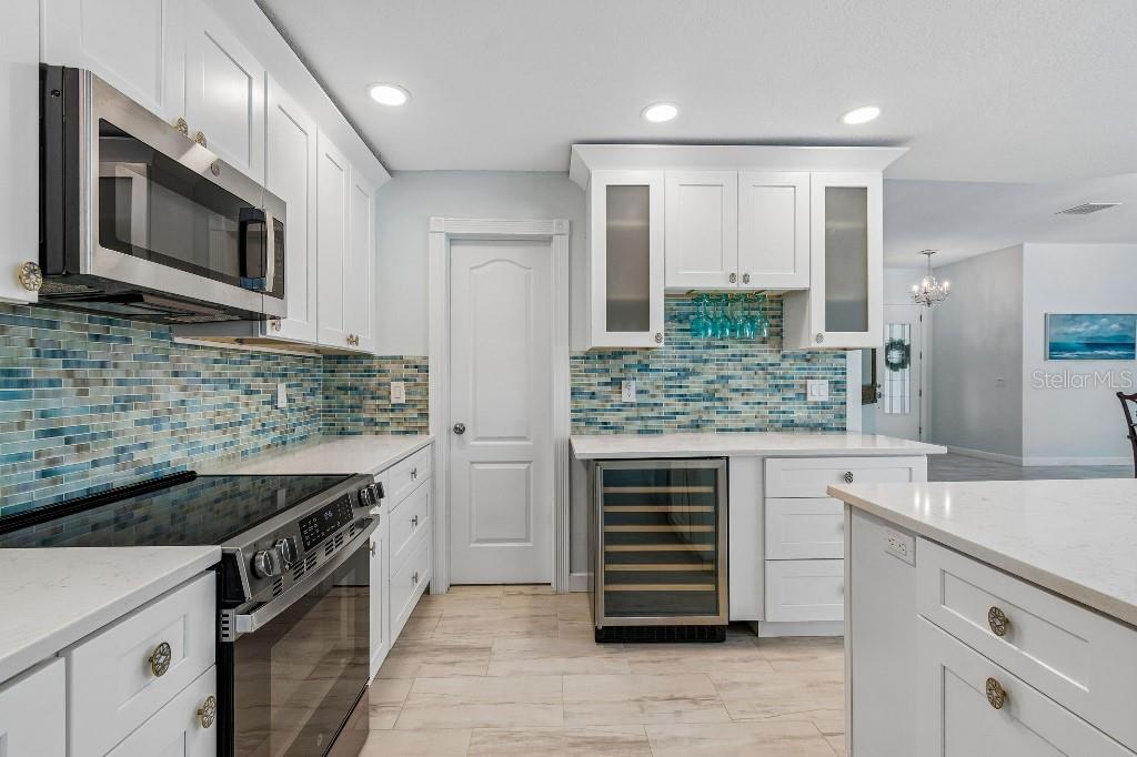 LAKES ESTATES 3 OF SARASOTA - Residential