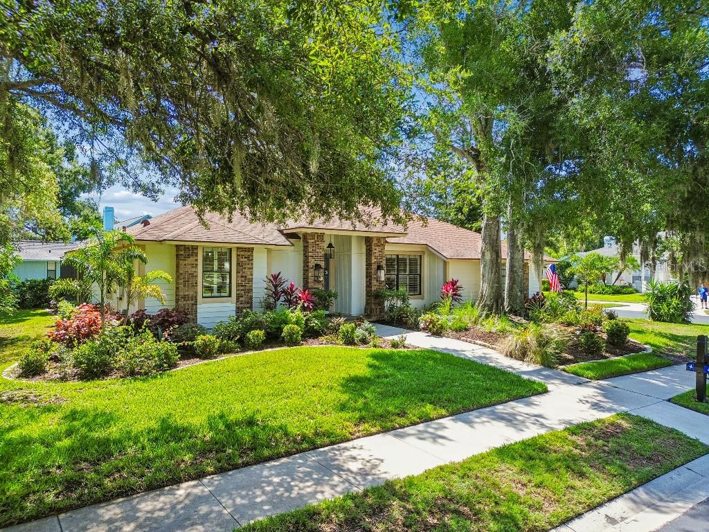 LAKES ESTATES 3 OF SARASOTA - Residential