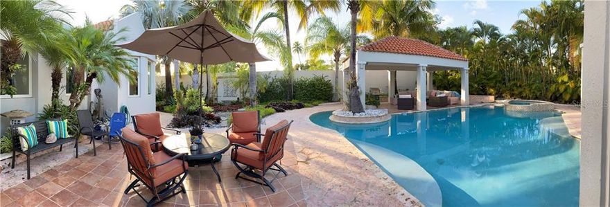 Turn-key one-story home completely remodeled with a great location!

Amazing outdoor space with pool and gazebo perfect for entertaining. 

This charming residence features 4 bedrooms, 4.5 bathrooms, an open concept kitchen & dining room, ample living room with cathedral ceilings and a great tv room that opens to the outdoor space.  The master suite has a spa bathroom and ample walk-in closet.

The home also has a great location on a private street with a land lot of 1,334 square meters. Plus, all outdoor space that surrounds the home is beautifully landscaped.

Property is sold turn-key, fully furnished and equipped.