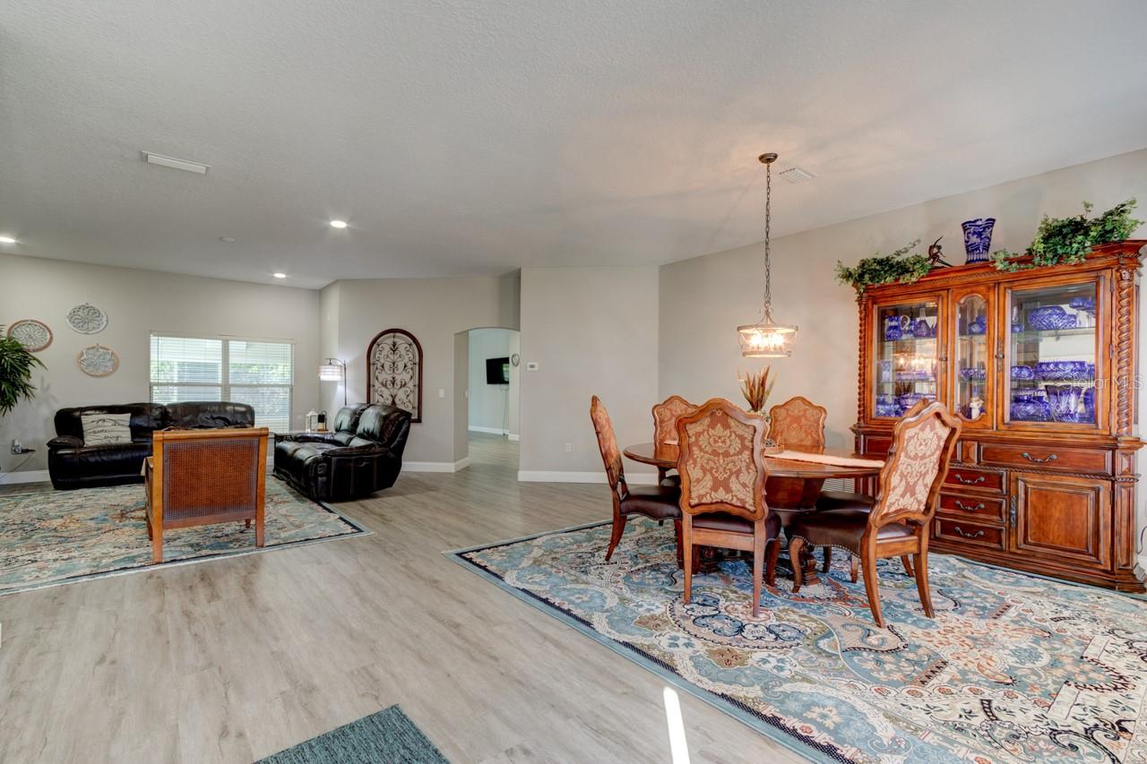 37 WOODLYN LANE