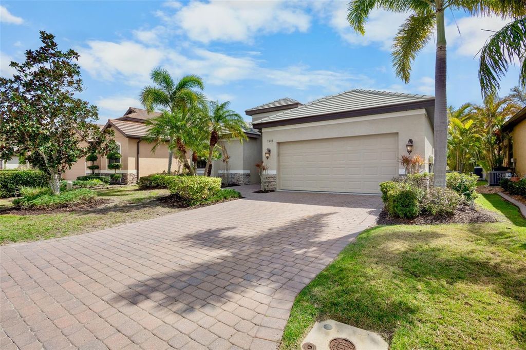 Photo of 7608 Rio Bella Pl, Bradenton, FL 34201 (MLS # A4684599)