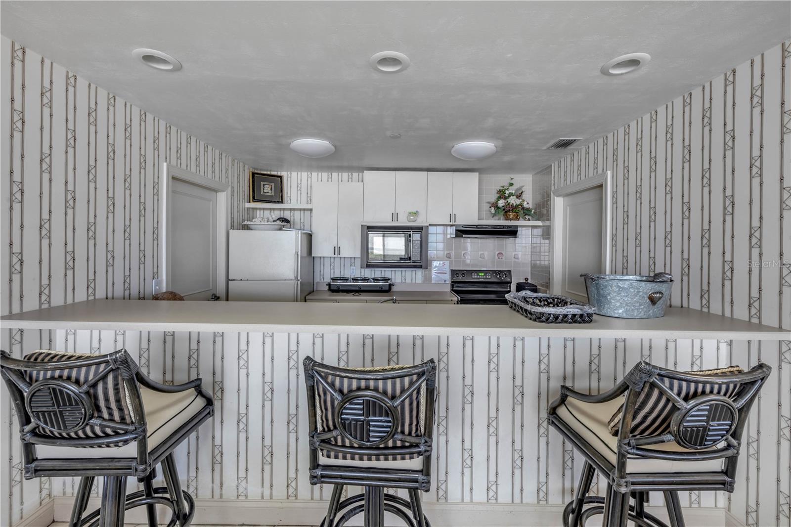 OCEANS 08 CONDO - Residential