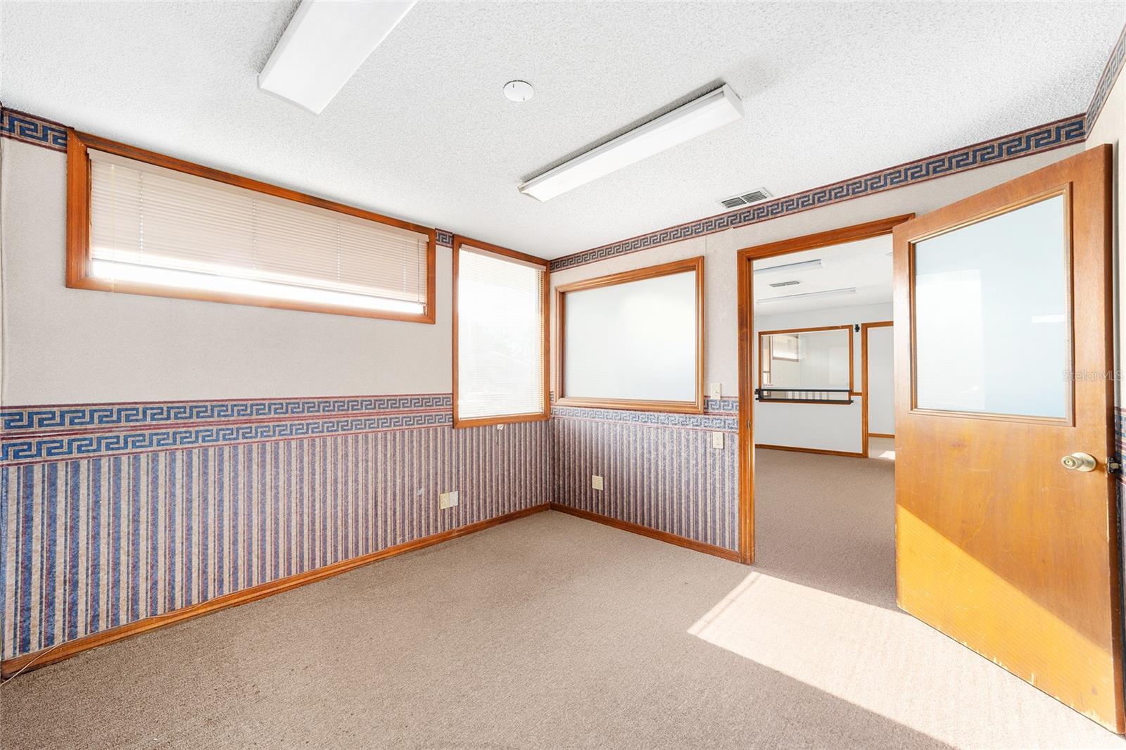 STARTING GATE OFFICE COMPLEX - Commercial Lease