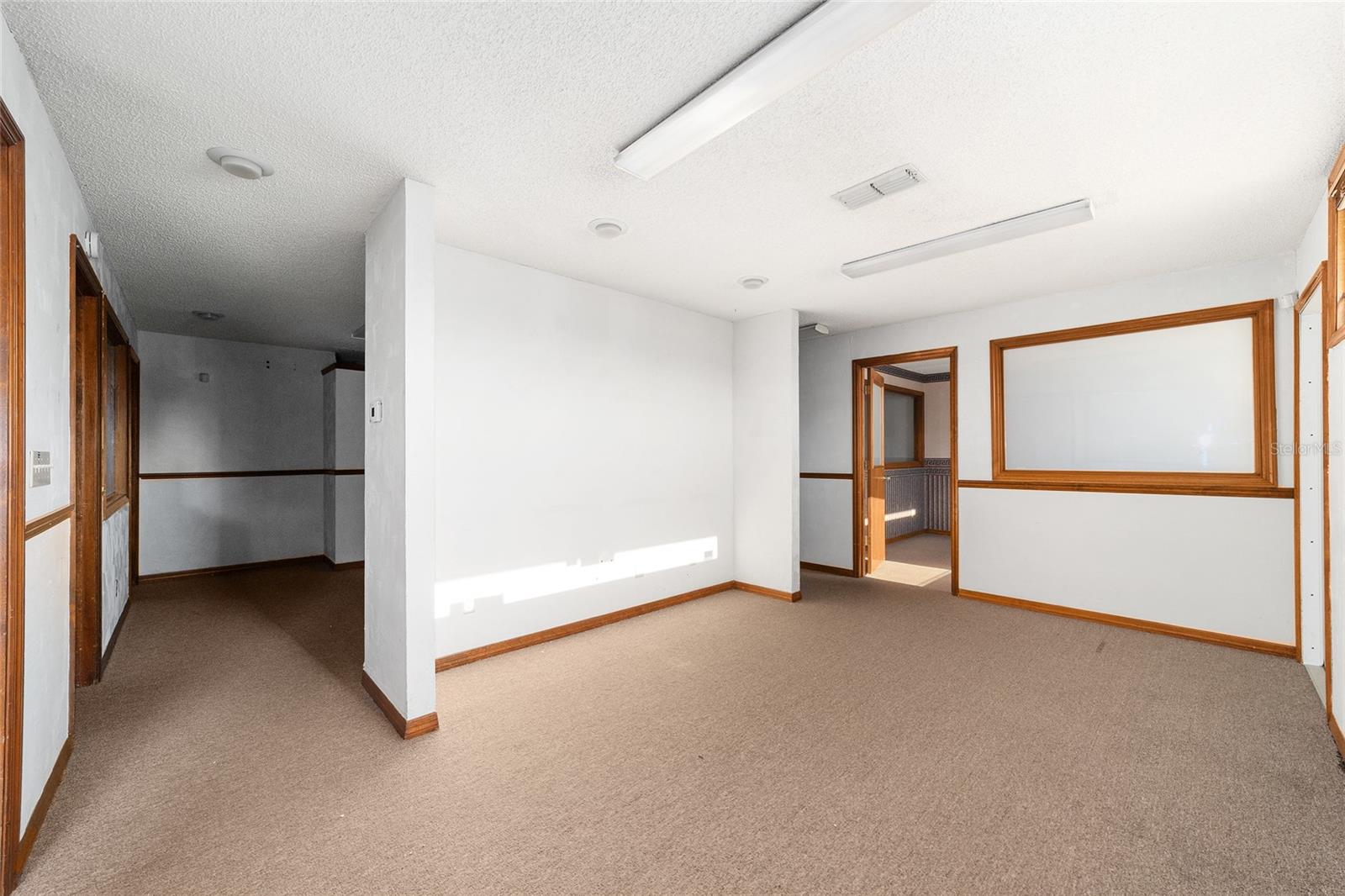 STARTING GATE OFFICE COMPLEX - Commercial Lease