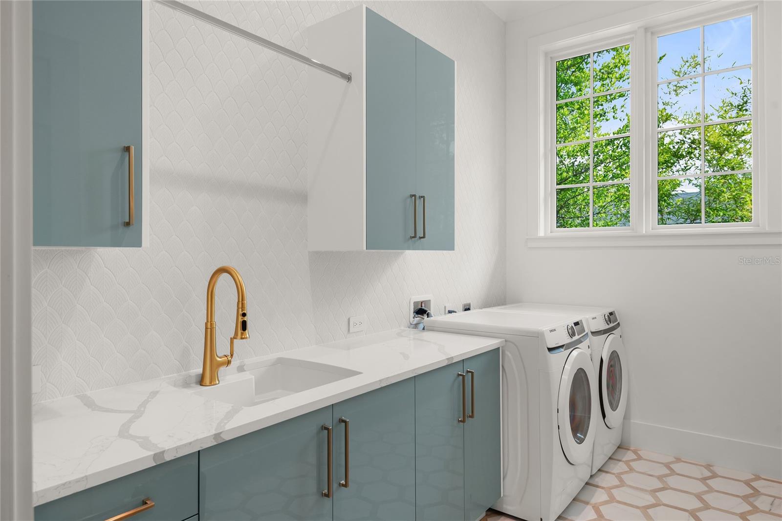 FOREST HILLS - Residential