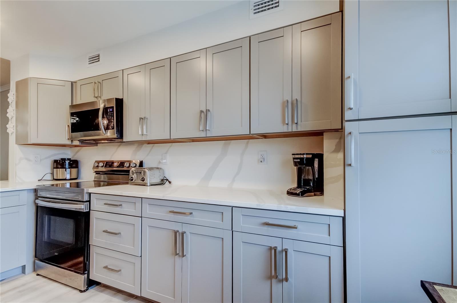 PARK CENTRAL TOWERS CONDO - Residential Lease