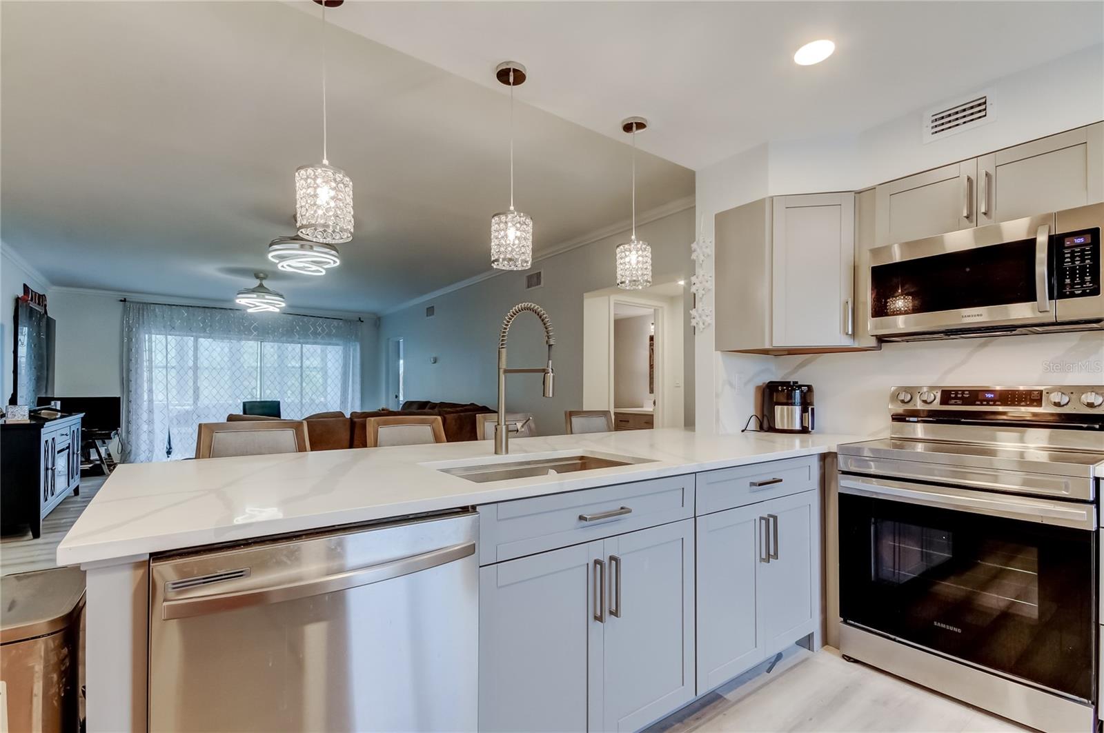 PARK CENTRAL TOWERS CONDO - Residential Lease