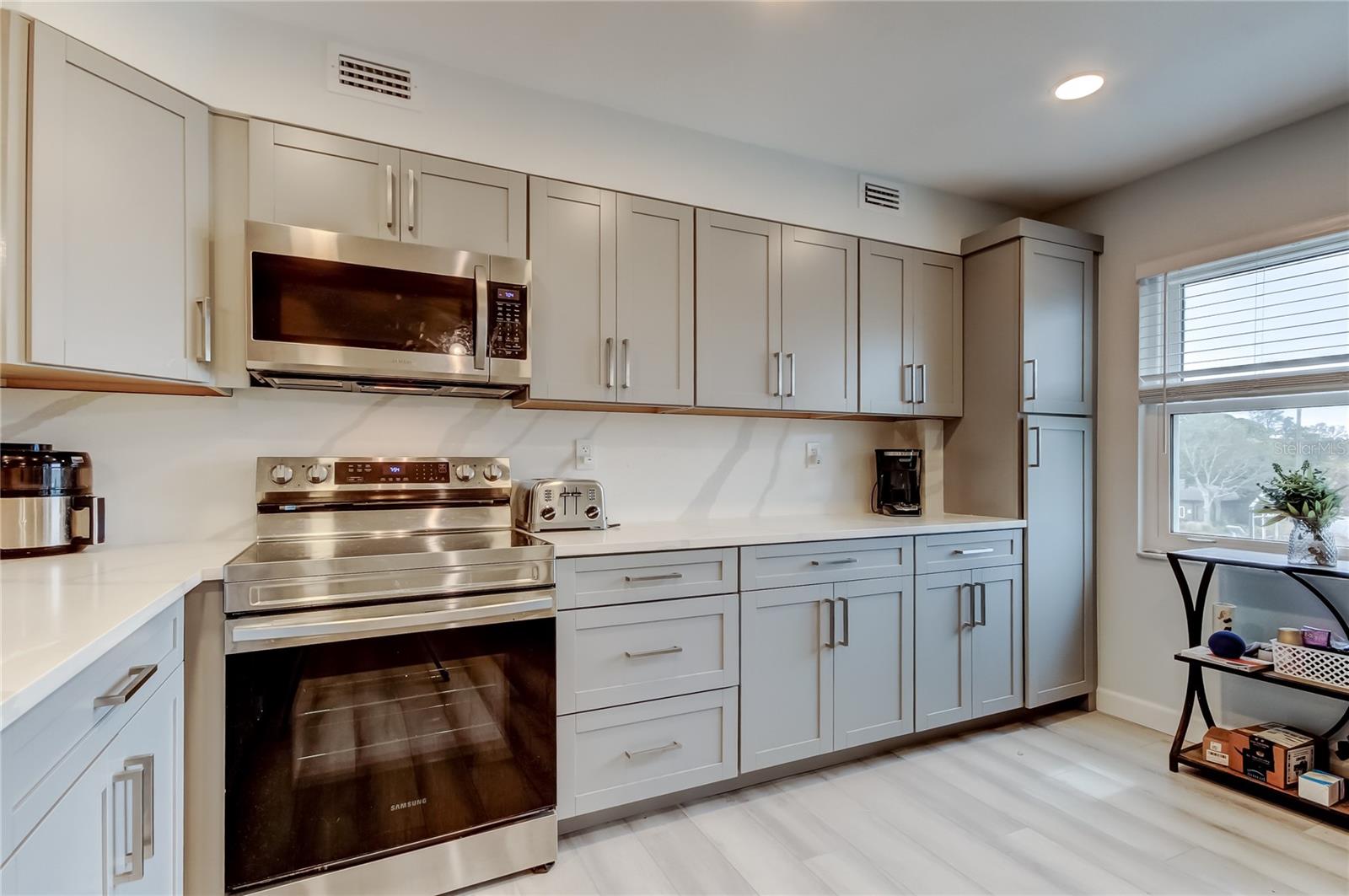 PARK CENTRAL TOWERS CONDO - Residential Lease