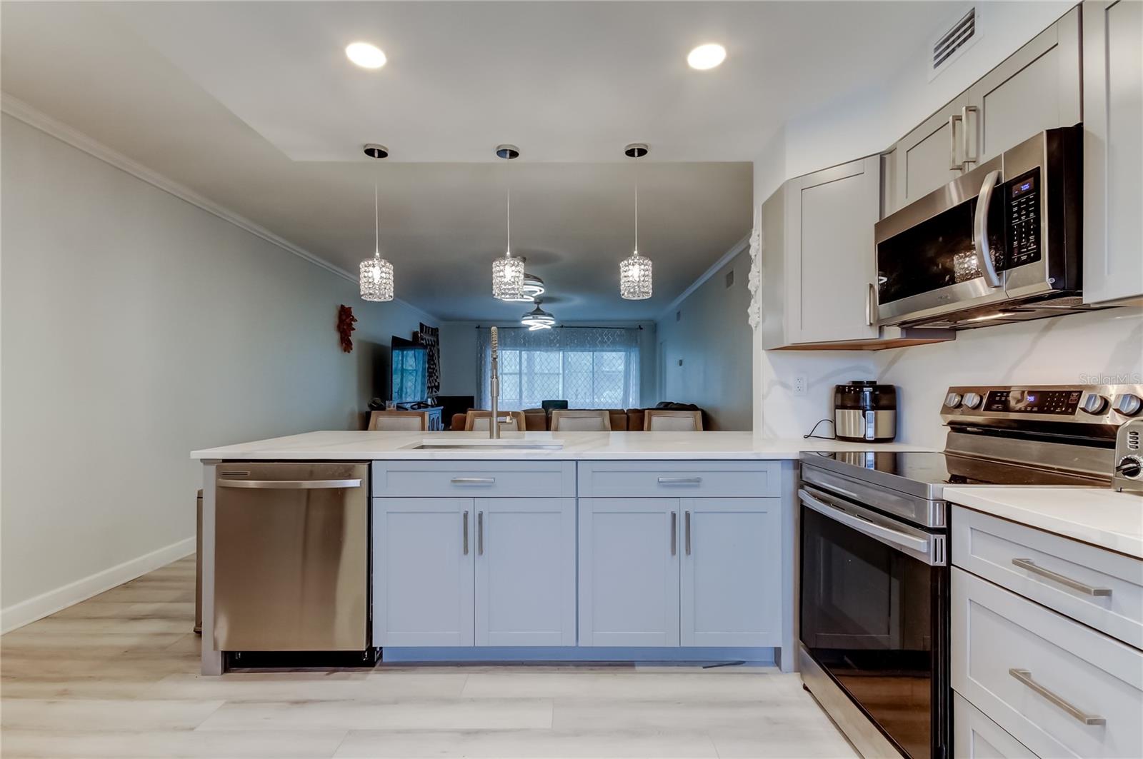 PARK CENTRAL TOWERS CONDO - Residential Lease