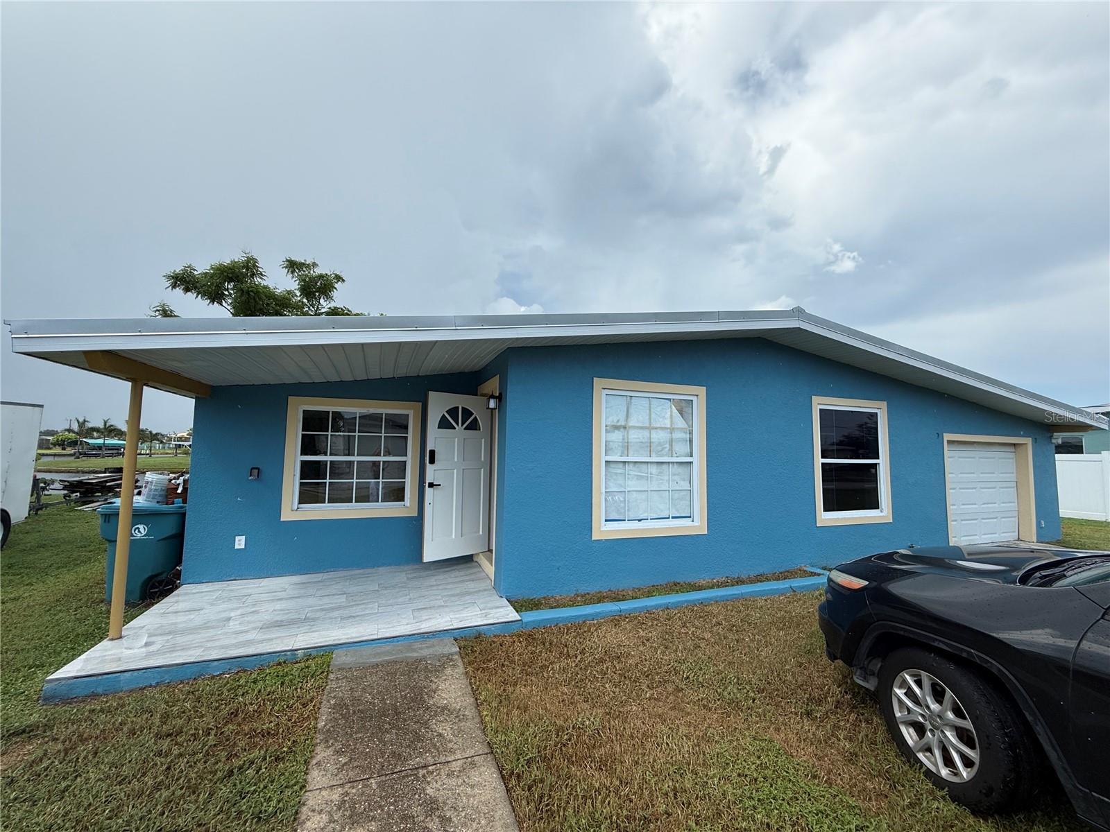 585 LINDLEY TERRACE