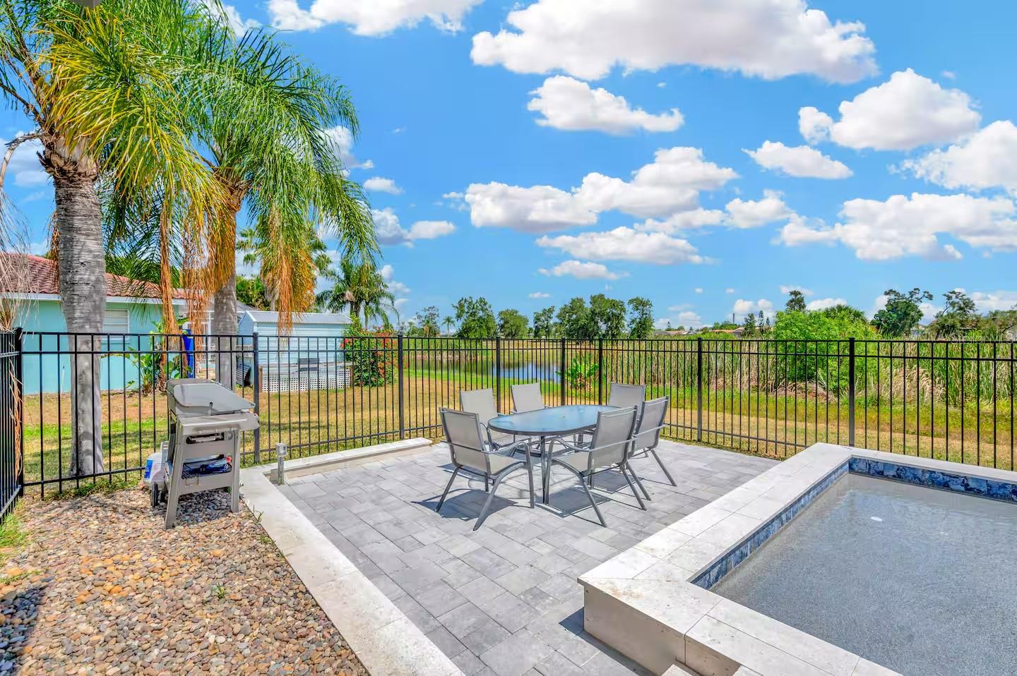 APOLLO BEACH UNIT SIX - Residential