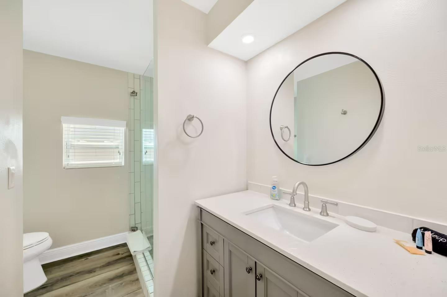 APOLLO BEACH UNIT SIX - Residential