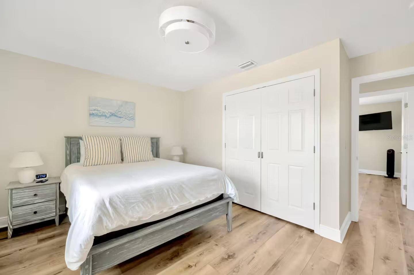 APOLLO BEACH UNIT SIX - Residential