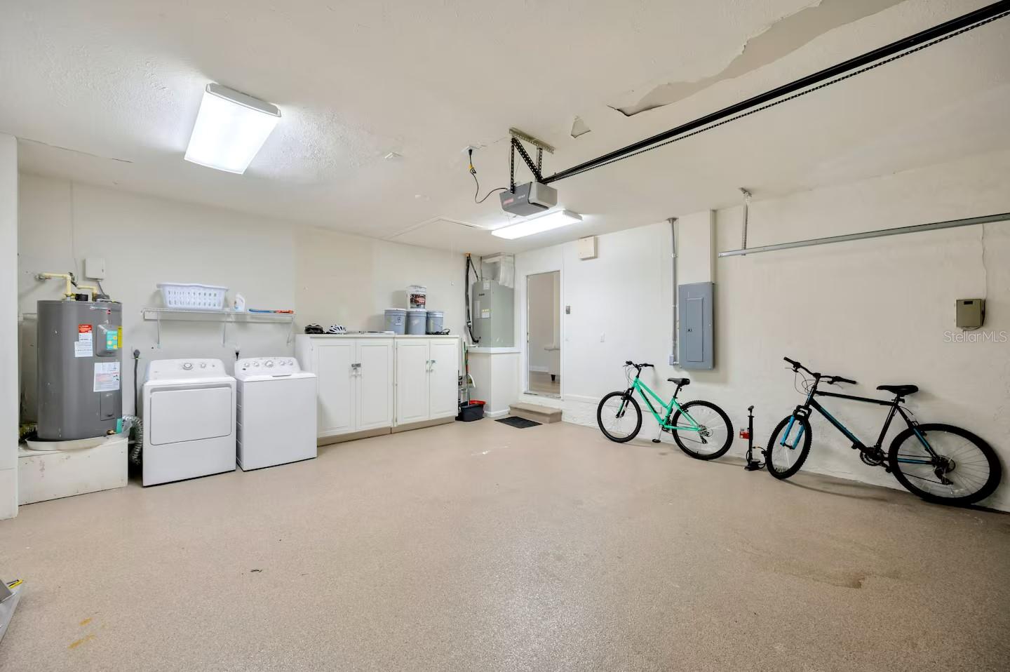 APOLLO BEACH UNIT SIX - Residential