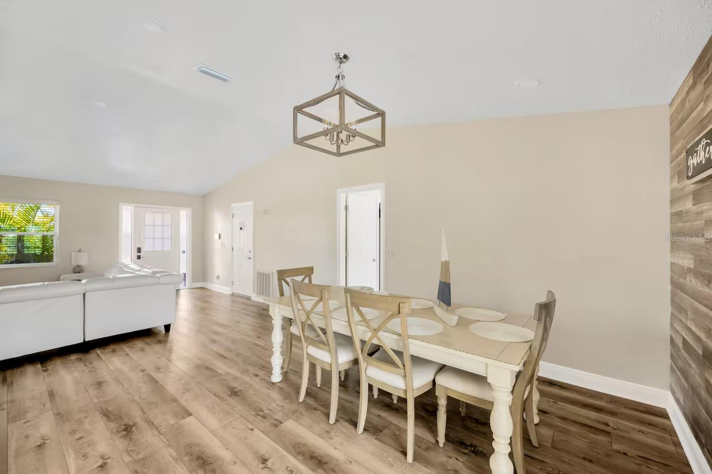 APOLLO BEACH UNIT SIX - Residential