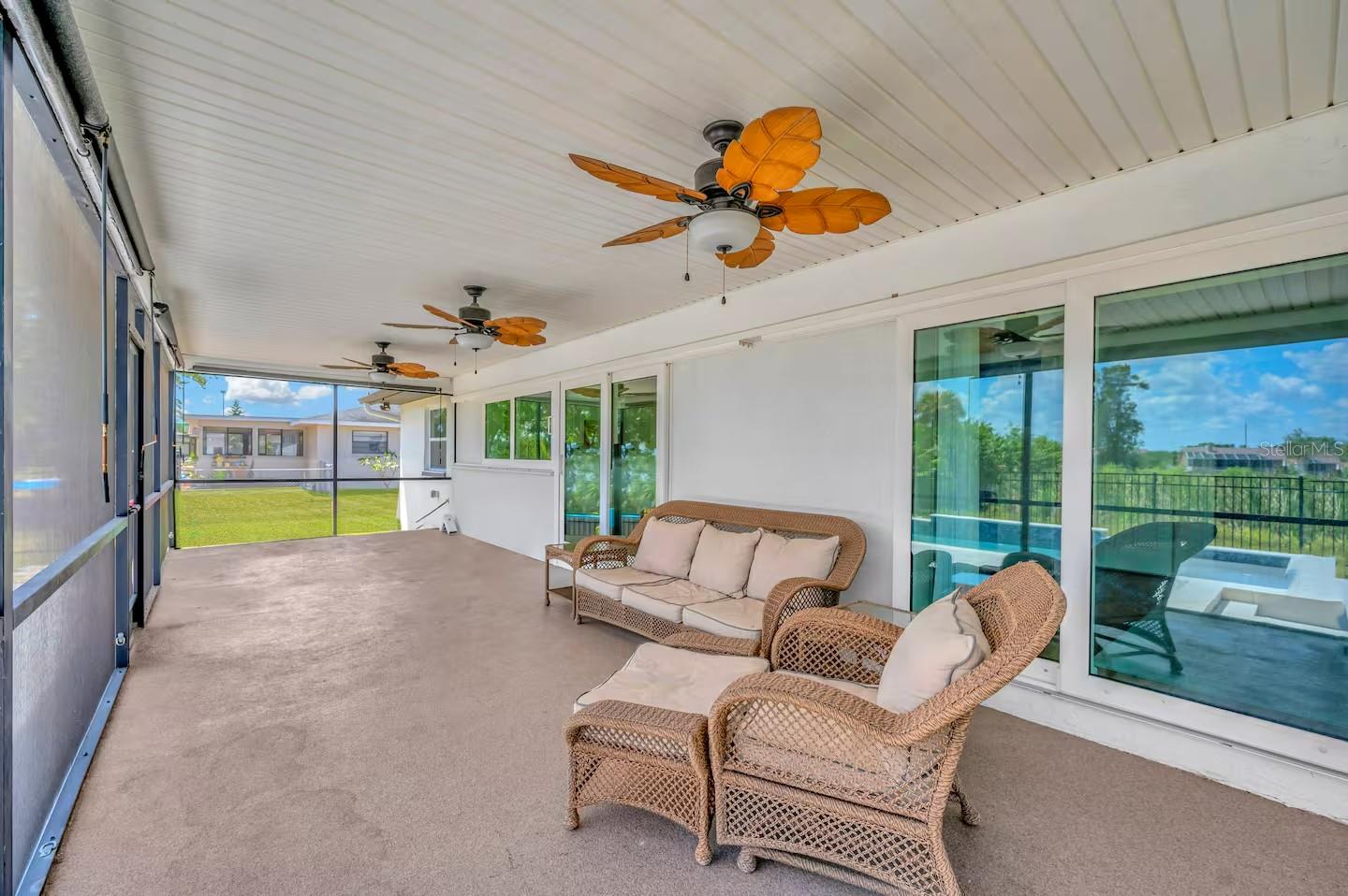 APOLLO BEACH UNIT SIX - Residential