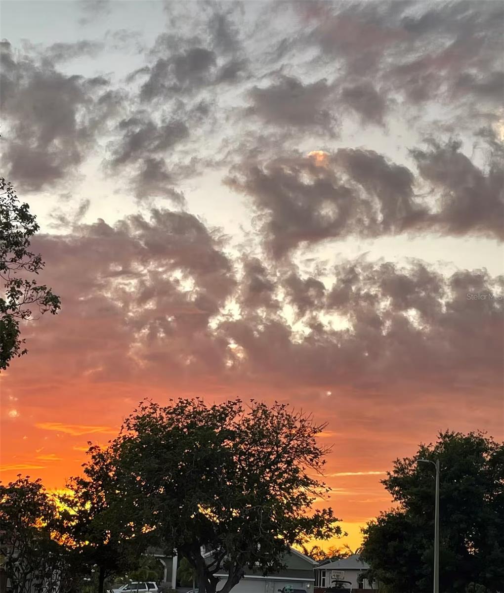 APOLLO BEACH UNIT SIX - Residential