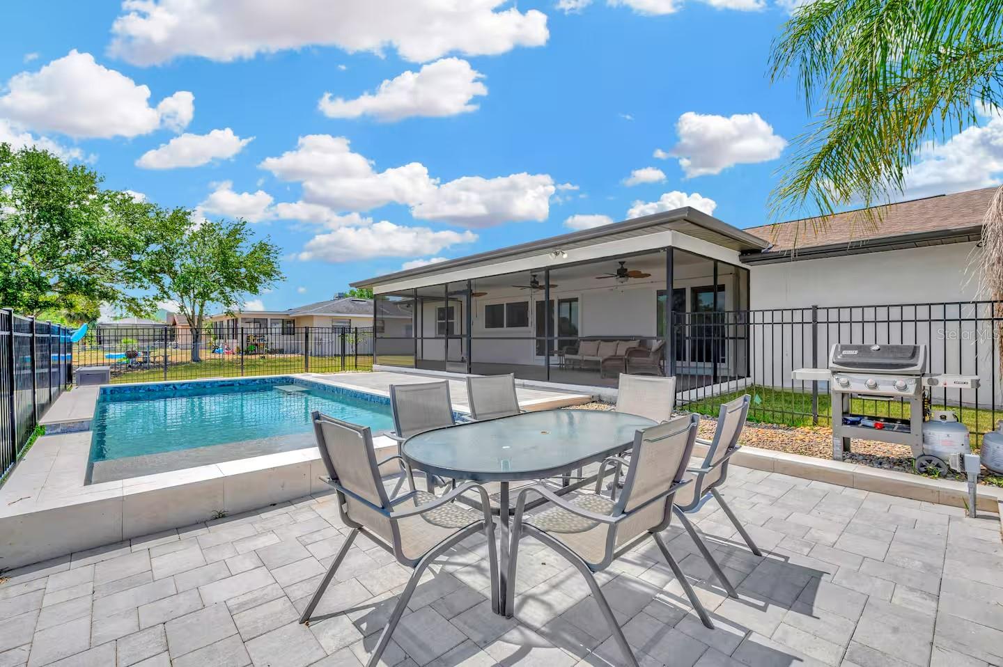 APOLLO BEACH UNIT SIX - Residential