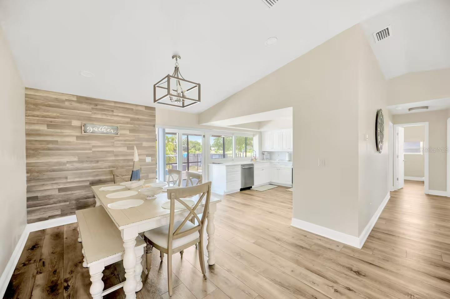 APOLLO BEACH UNIT SIX - Residential