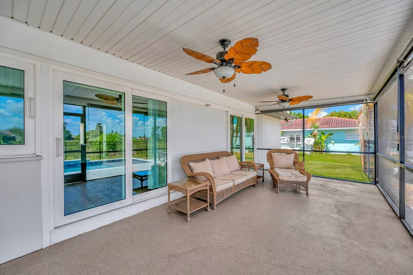 APOLLO BEACH UNIT SIX - Residential