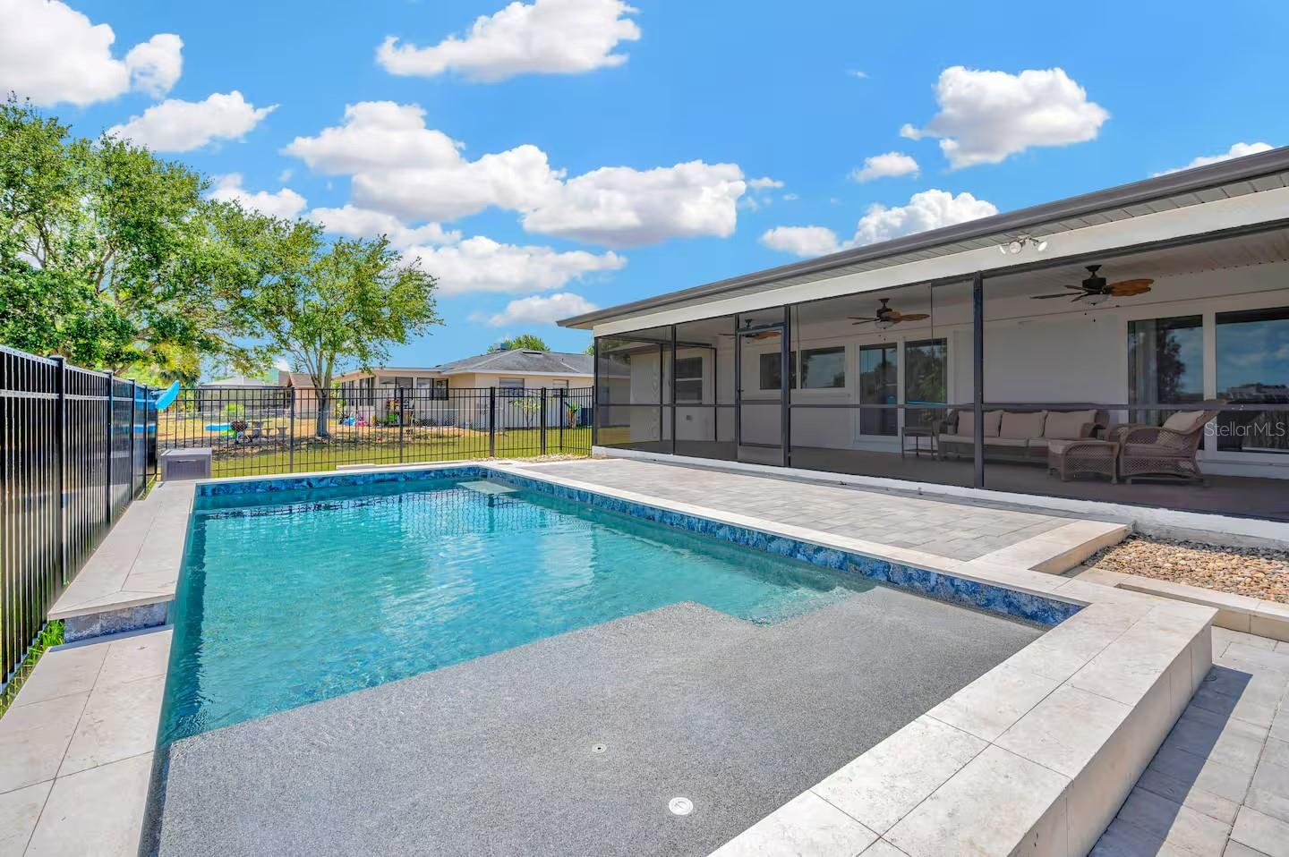 APOLLO BEACH UNIT SIX - Residential