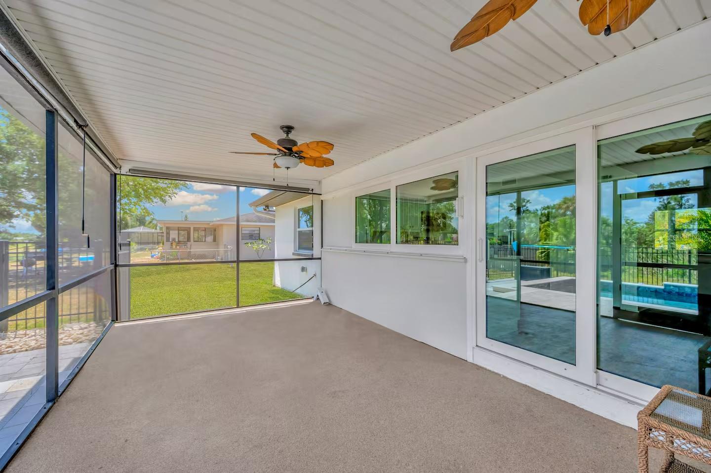 APOLLO BEACH UNIT SIX - Residential