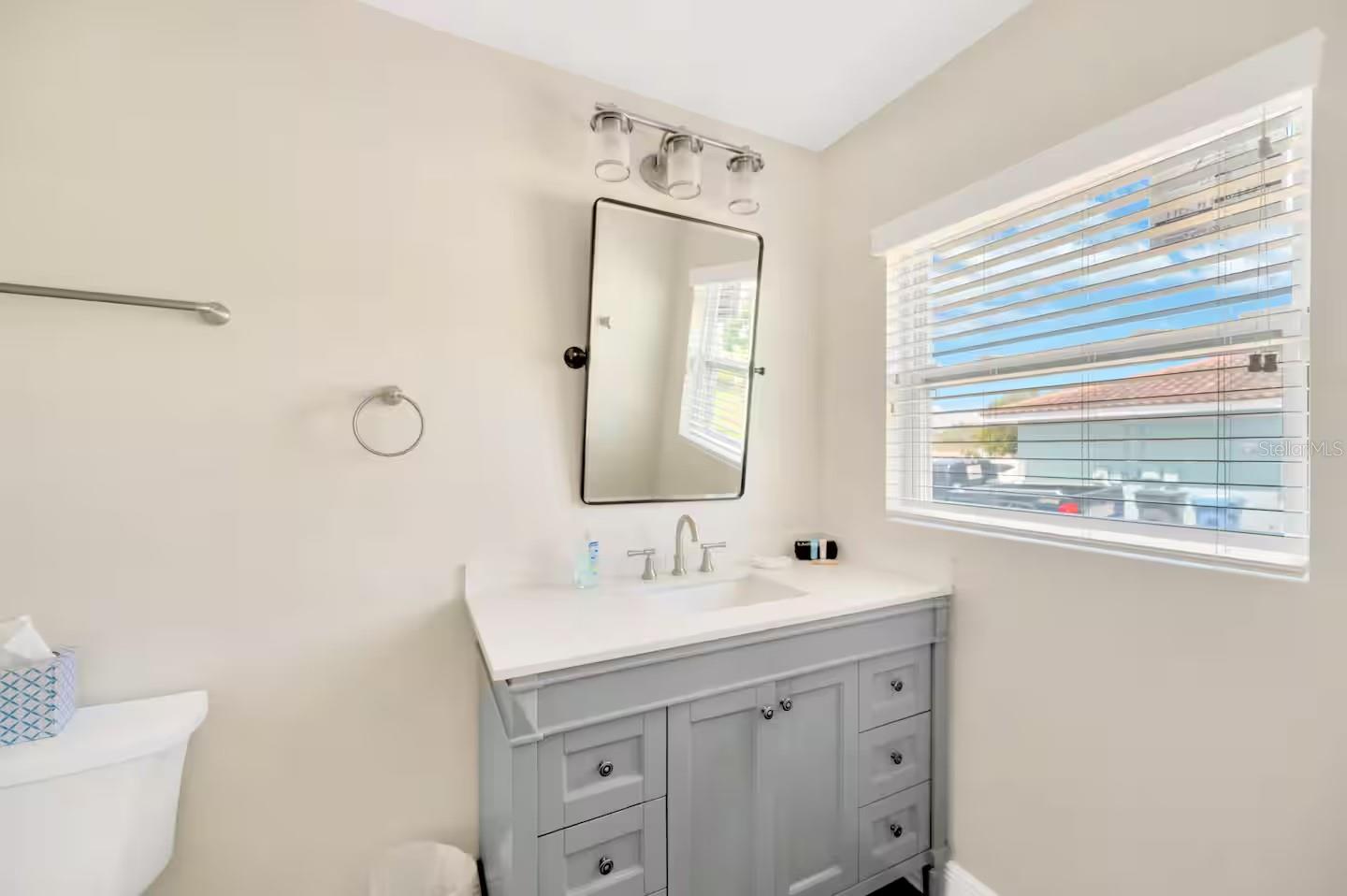 APOLLO BEACH UNIT SIX - Residential