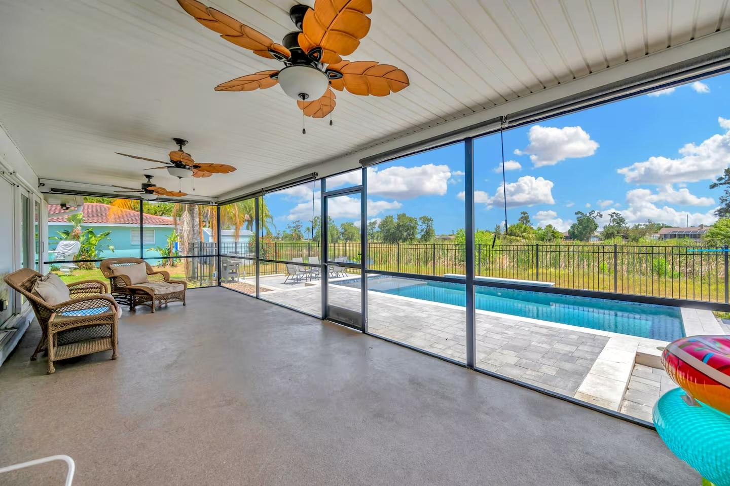 APOLLO BEACH UNIT SIX - Residential