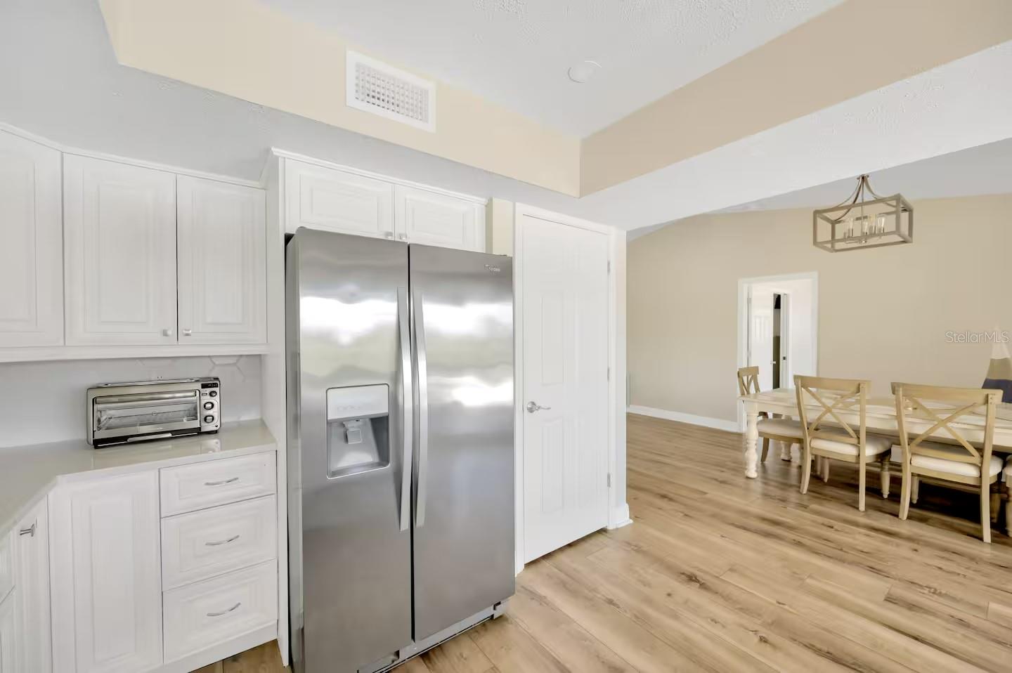 APOLLO BEACH UNIT SIX - Residential