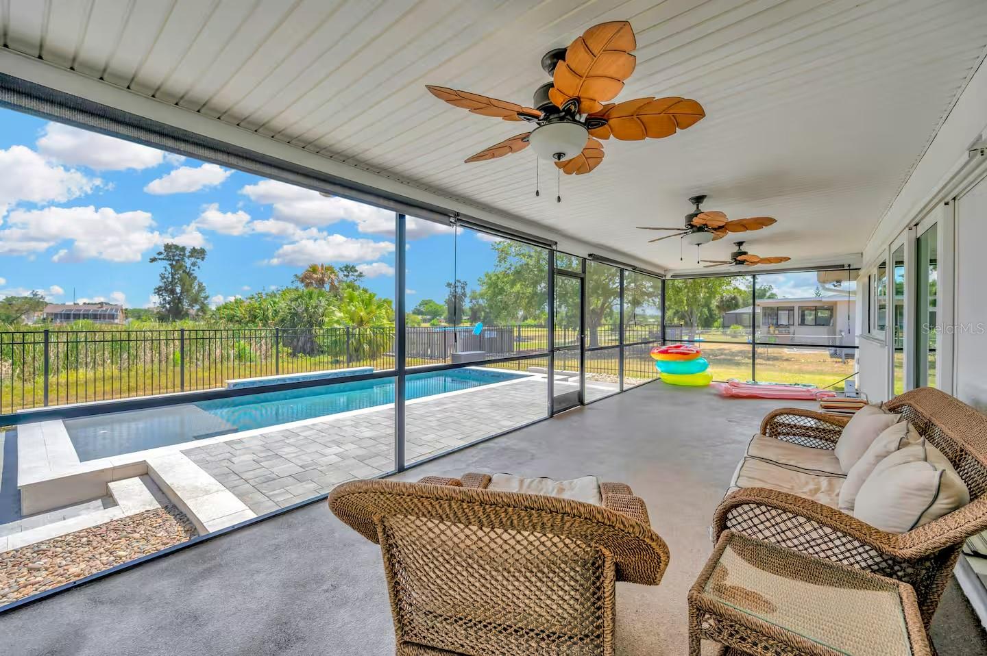 APOLLO BEACH UNIT SIX - Residential