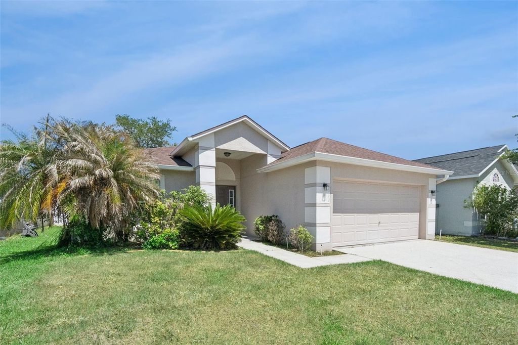 Photo of 560 Brown Bear Way, Saint Cloud, FL 34772 (MLS # O6404036)