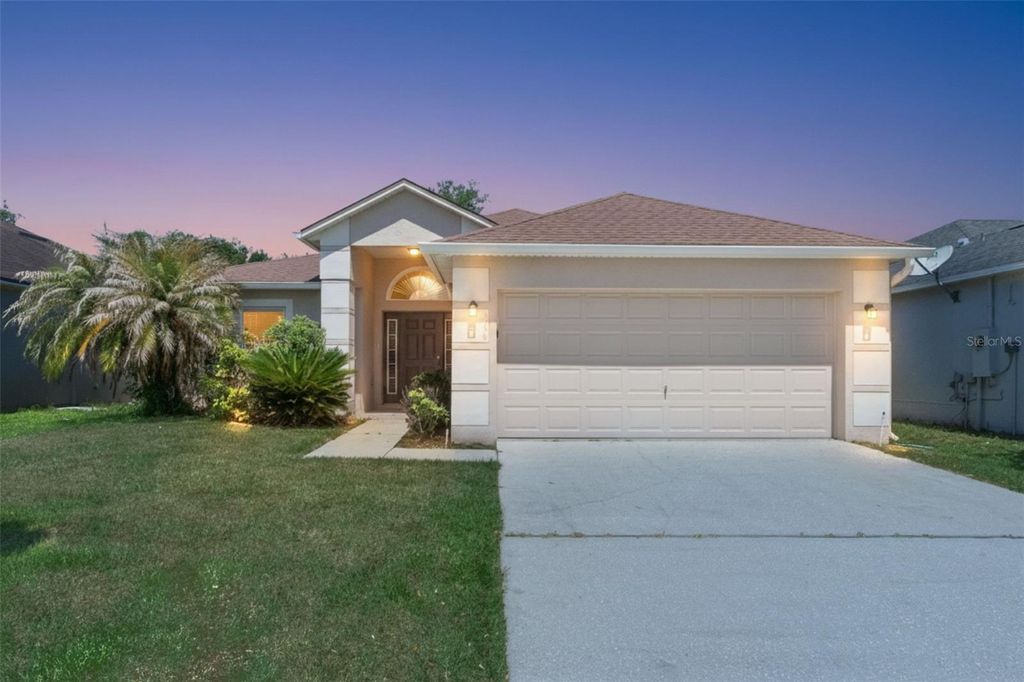 Photo of 560 Brown Bear Way, Saint Cloud, FL 34772 (MLS # O6404036)